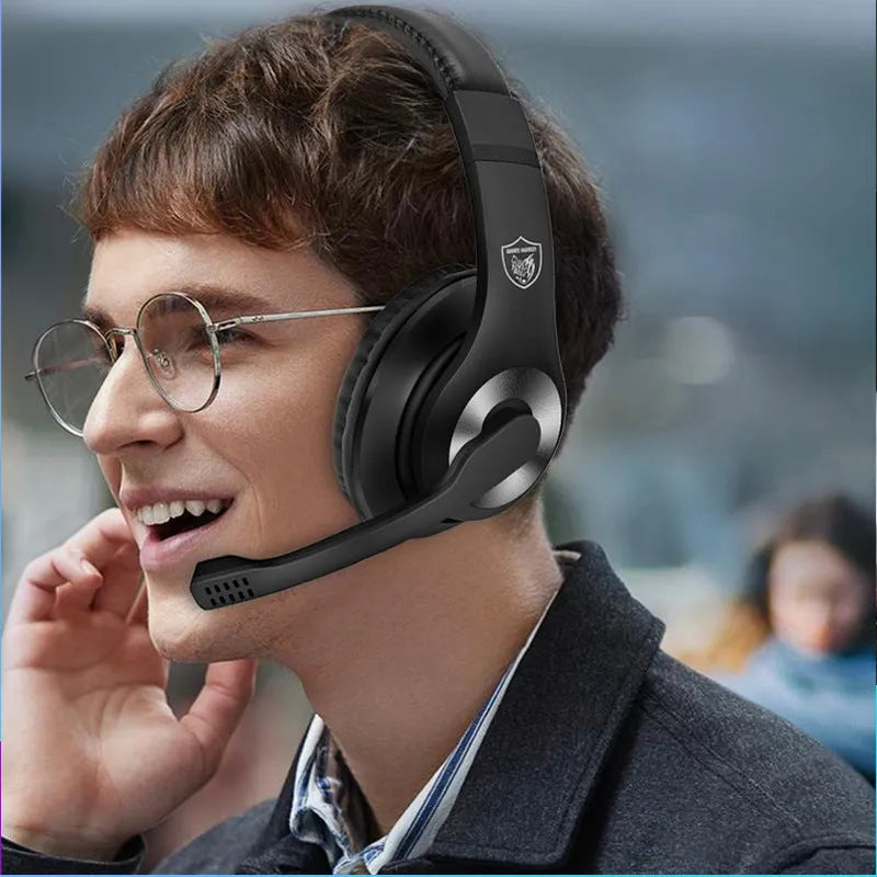 Wired gaming headset with 40mm driver and in-line microphone for PC computer in black