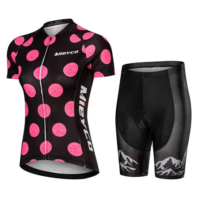 Women's red cycling set with 100% polyester top, Lycra-blend pants, 5D gel pad, sizes XS to 4XL
