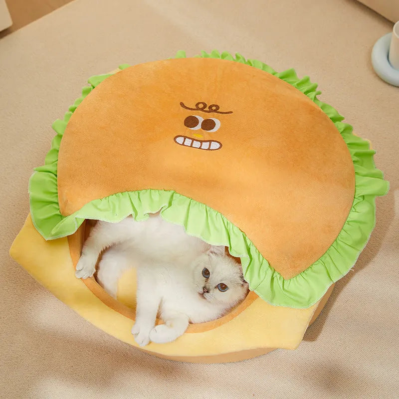 Disassemblable insulated cat kennel with removable lining for seasonal use