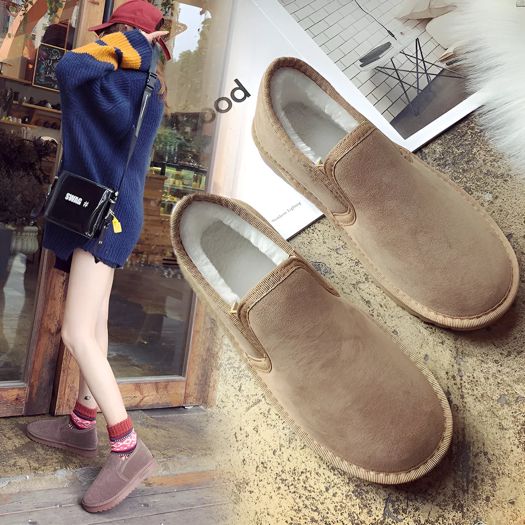 Fleece-lined flat snow boots with round toe and rubber sole in multiple colour options
