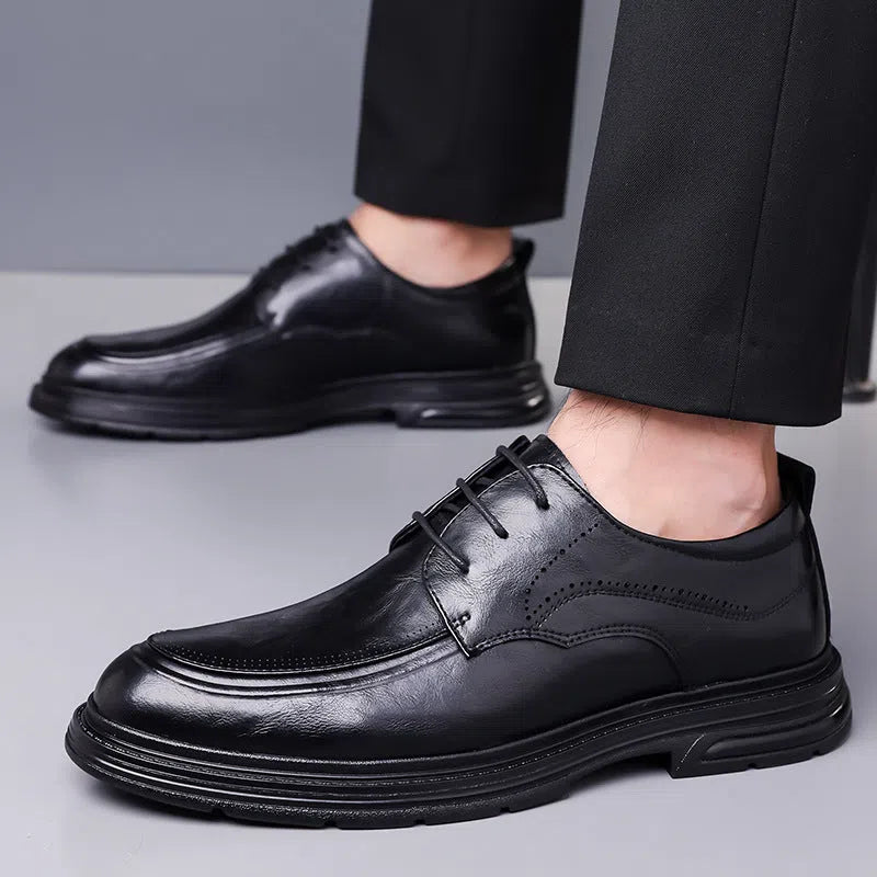 Men's brown business formal lace-up leather shoes with cowhide upper and rubber sole, round toe, low top