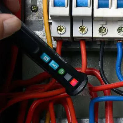 Intelligent checkpoint test pencil with sensor tip and AC 10 colour display for electrical line detection