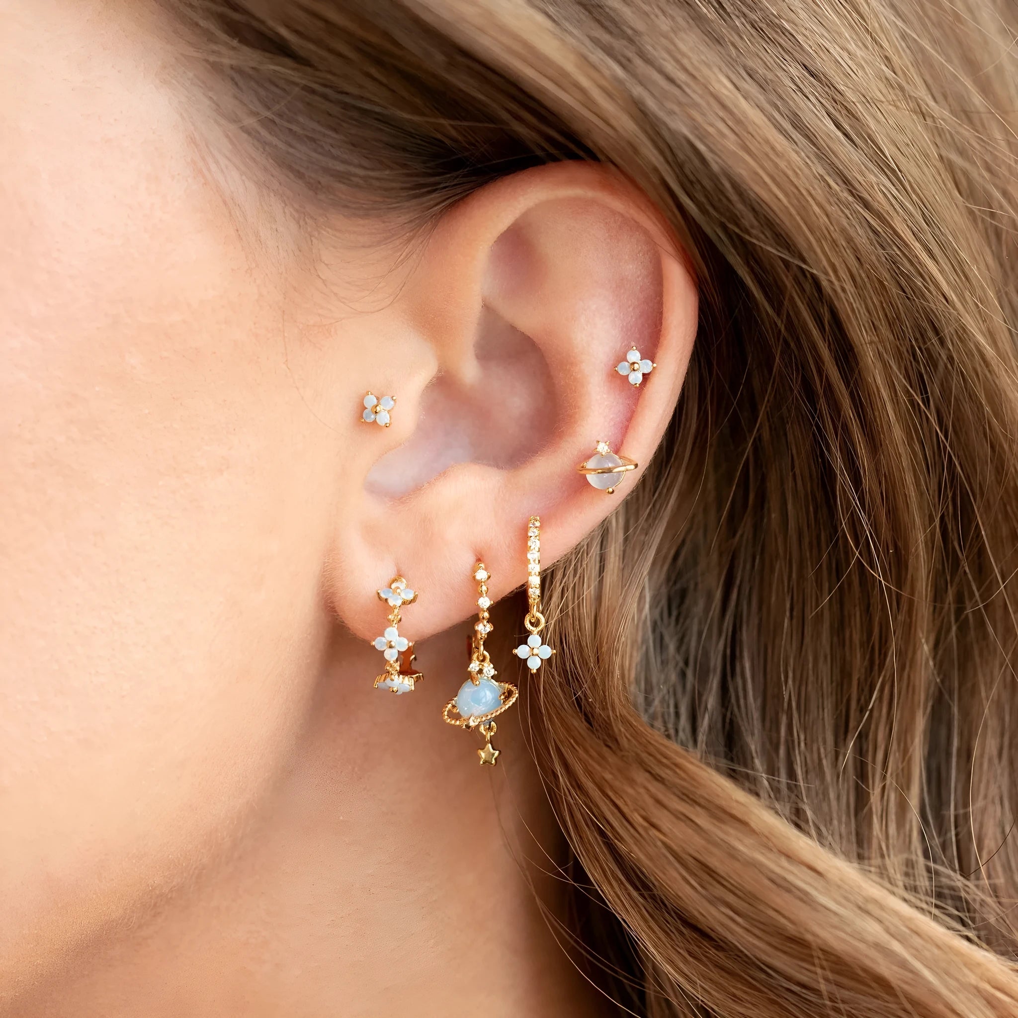 Gold and silver flower-shaped ear studs with zircon mosaic detail, Japanese Korean sweet girl style.
