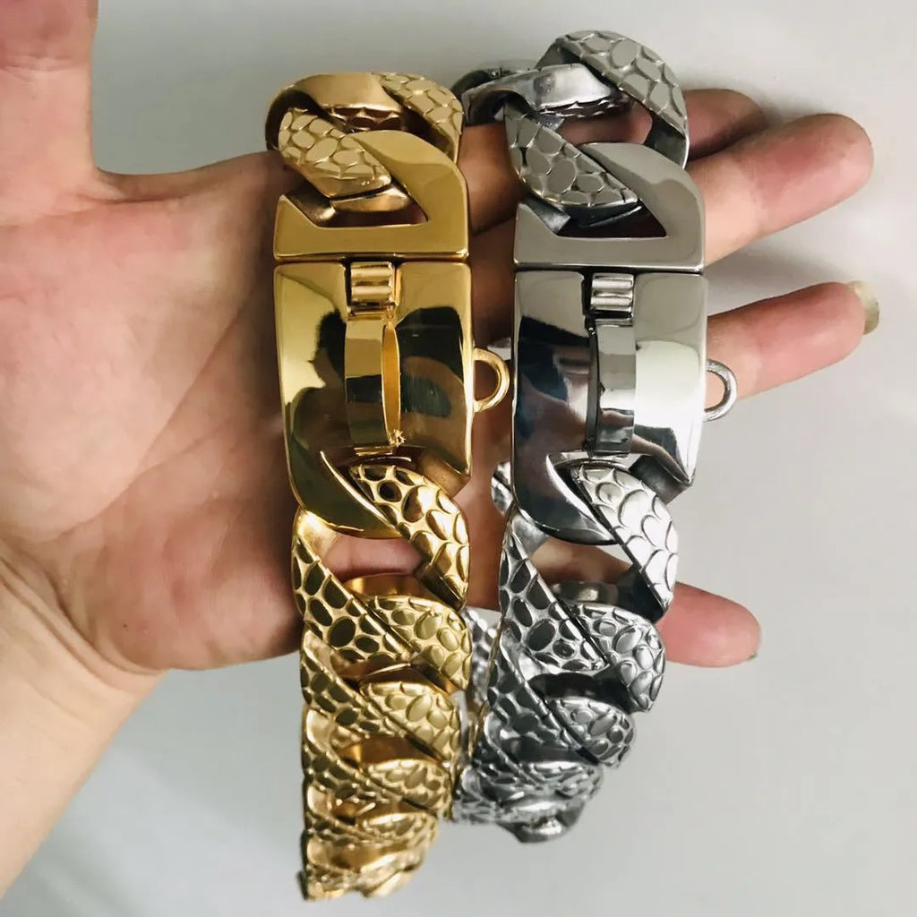 Stainless steel P chain dog chain with welded ring links in gold finish, 32mm width, size S to 3XL