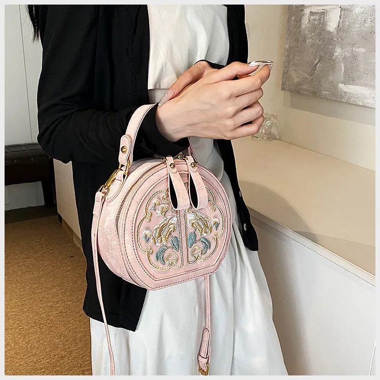 Chinese embroidery messenger bag in PU leather with square shape and adjustable shoulder strap