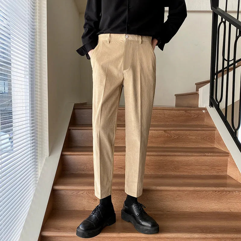 Non-ironing straight-leg wool-blend trousers in black for young men, mid-waist cropped style