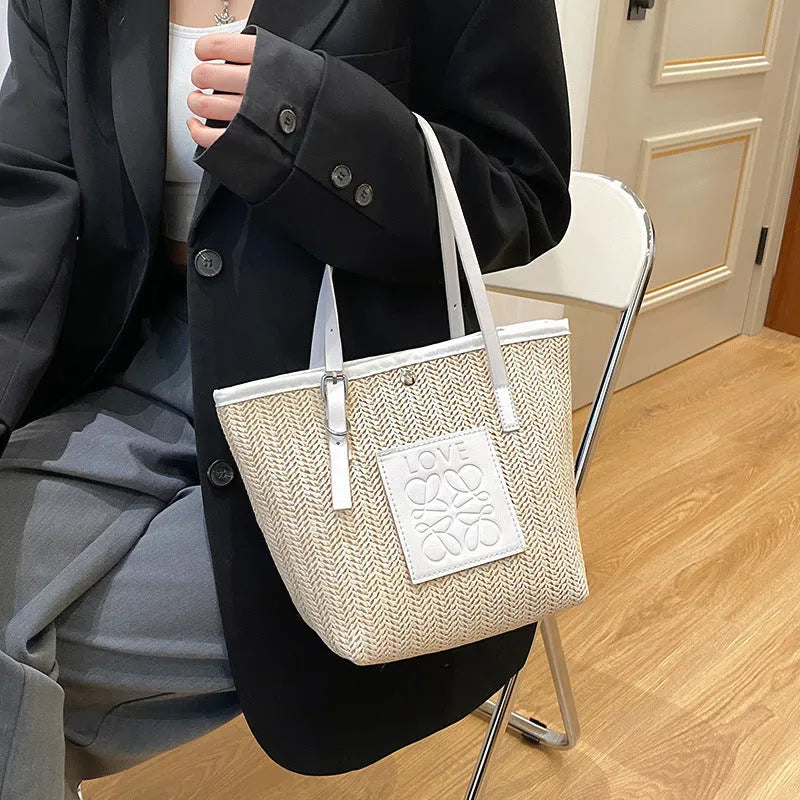 Straw woven women's shoulder bag in European American retro style with grass texture lining