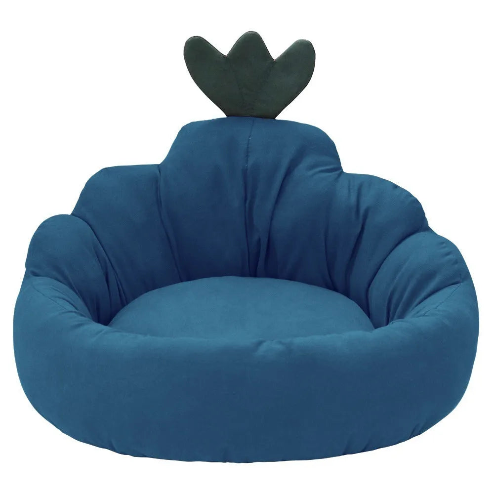 Carrot-shaped kennel bed for small and medium dogs in plush fabric, available in multiple colours and sizes S M L
