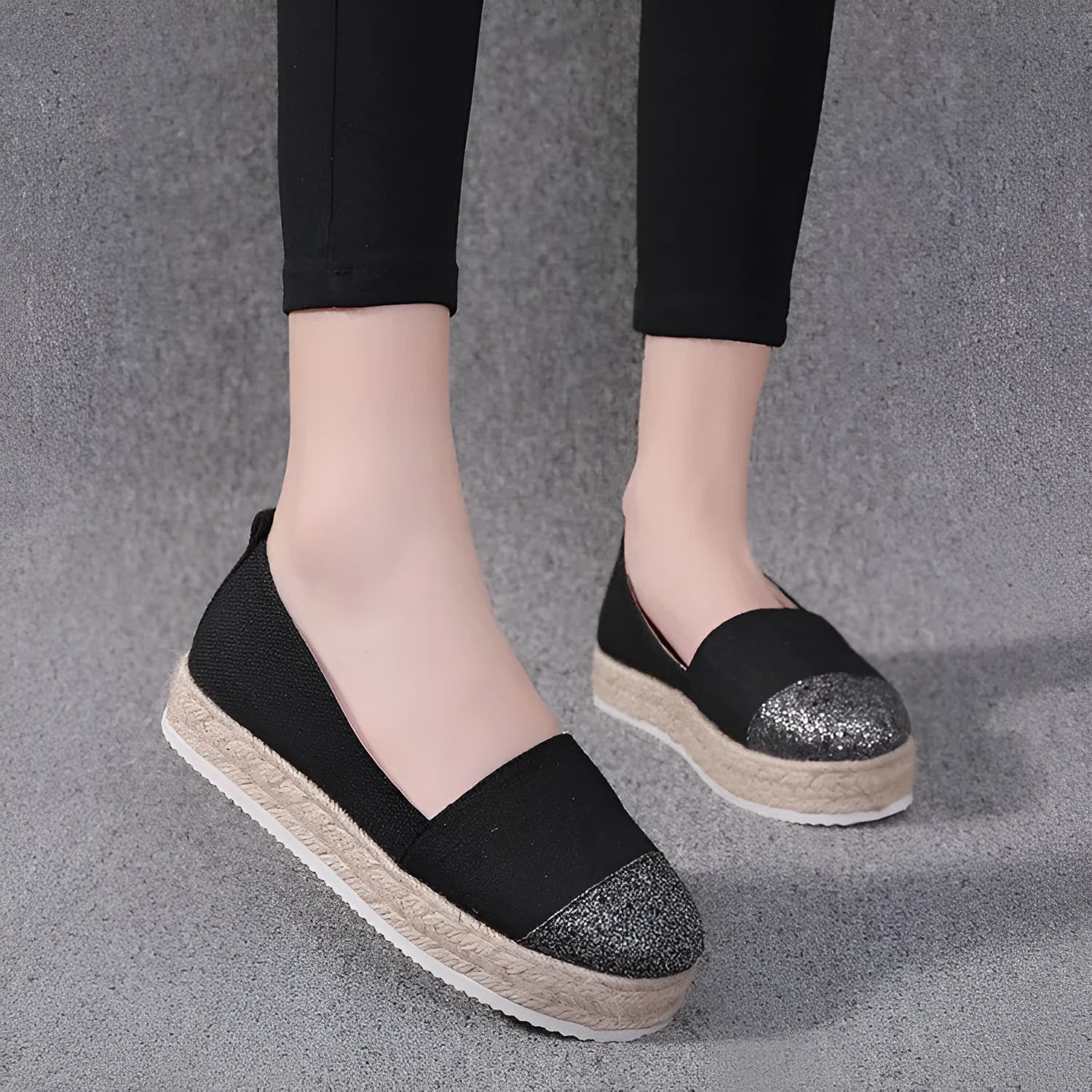 Plus size breathable canvas flat shoes in black with round toe and slip-on design