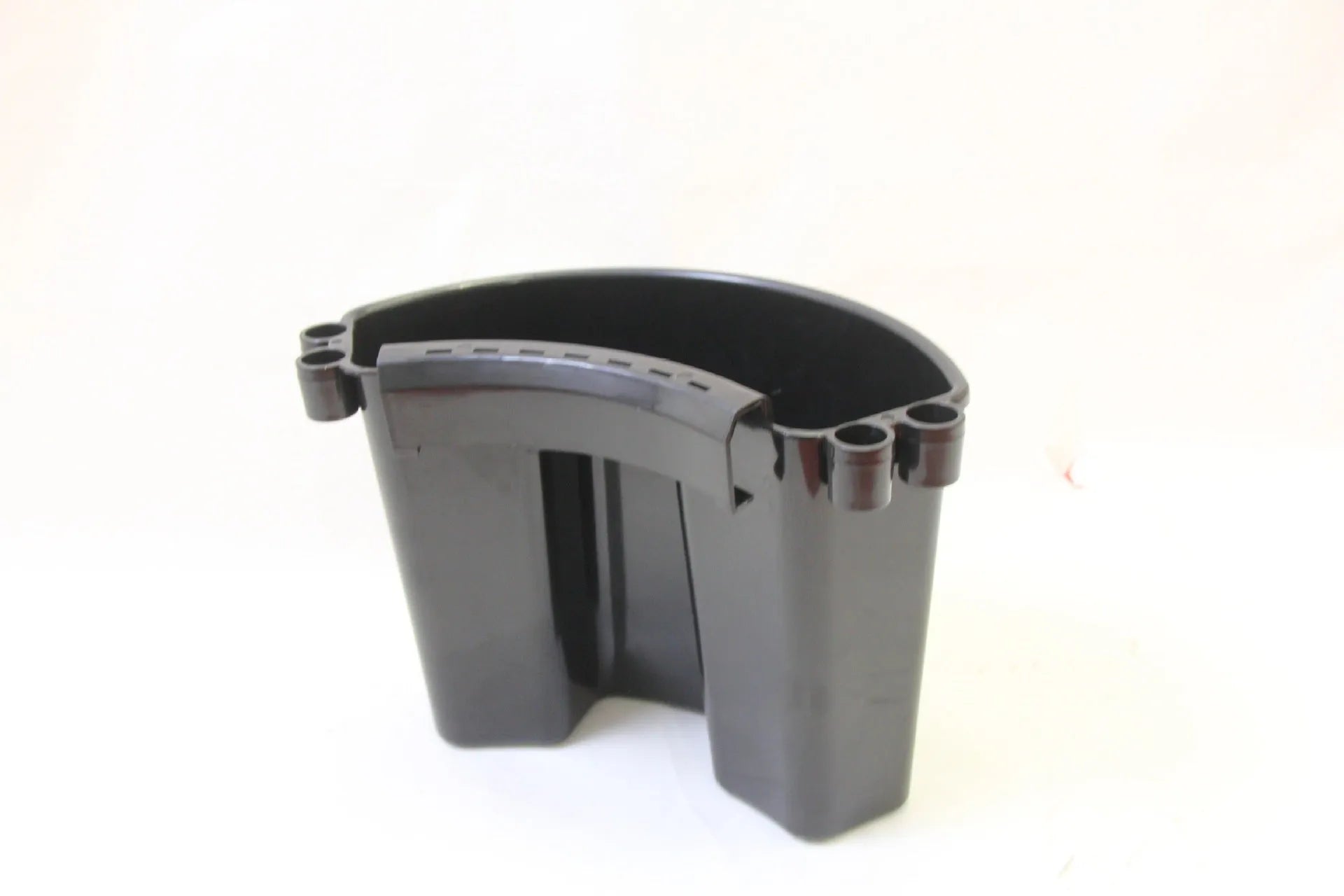 Car wash bucket with grit guard insert in choice of black, red, blue, or pink colours