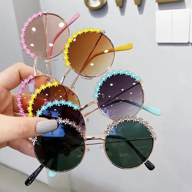Children's fashion flower sunglasses with metal texture, resin lenses, blue frame, retro style