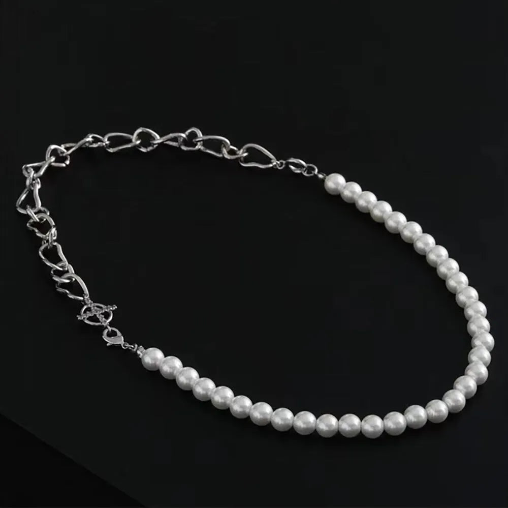 White acrylic geometric asymmetric clavicle chain necklace with twisted chain design