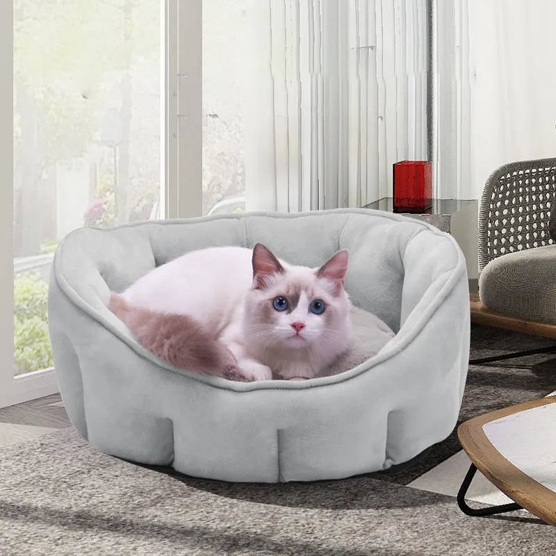Grey plush cat kennel mat with an integrated hammock, measuring 46cm wide.