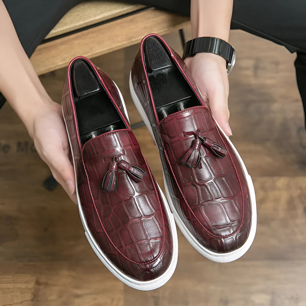 Men's black business casual sneakers plus size with tassel and sewing line detail, low top round toe artificial PU leather