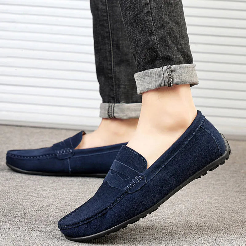 Men's solid colour cowhide suede loafers with round toe and rubber sole