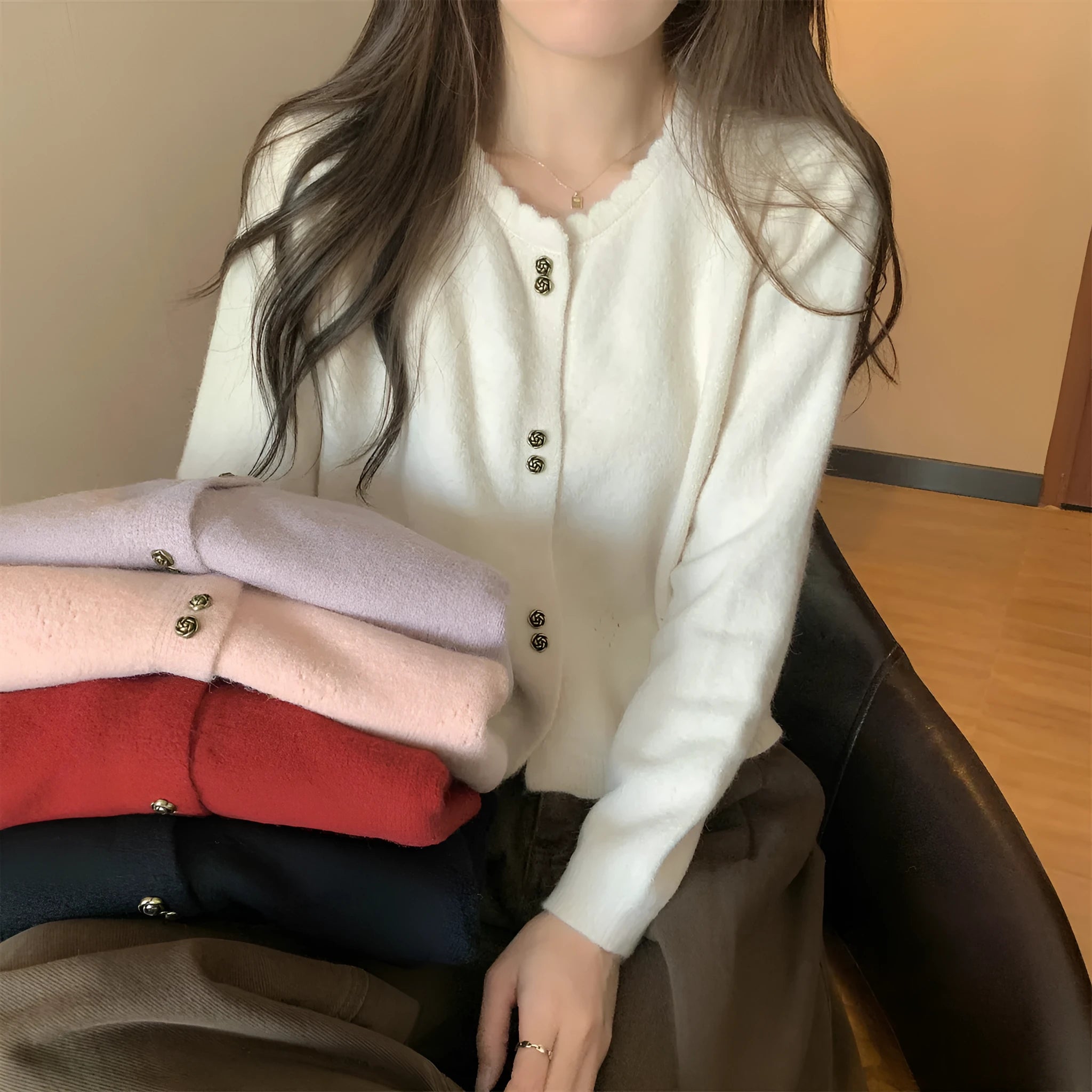 Women's long-sleeved acrylic cardigan coat in free size regular cut
