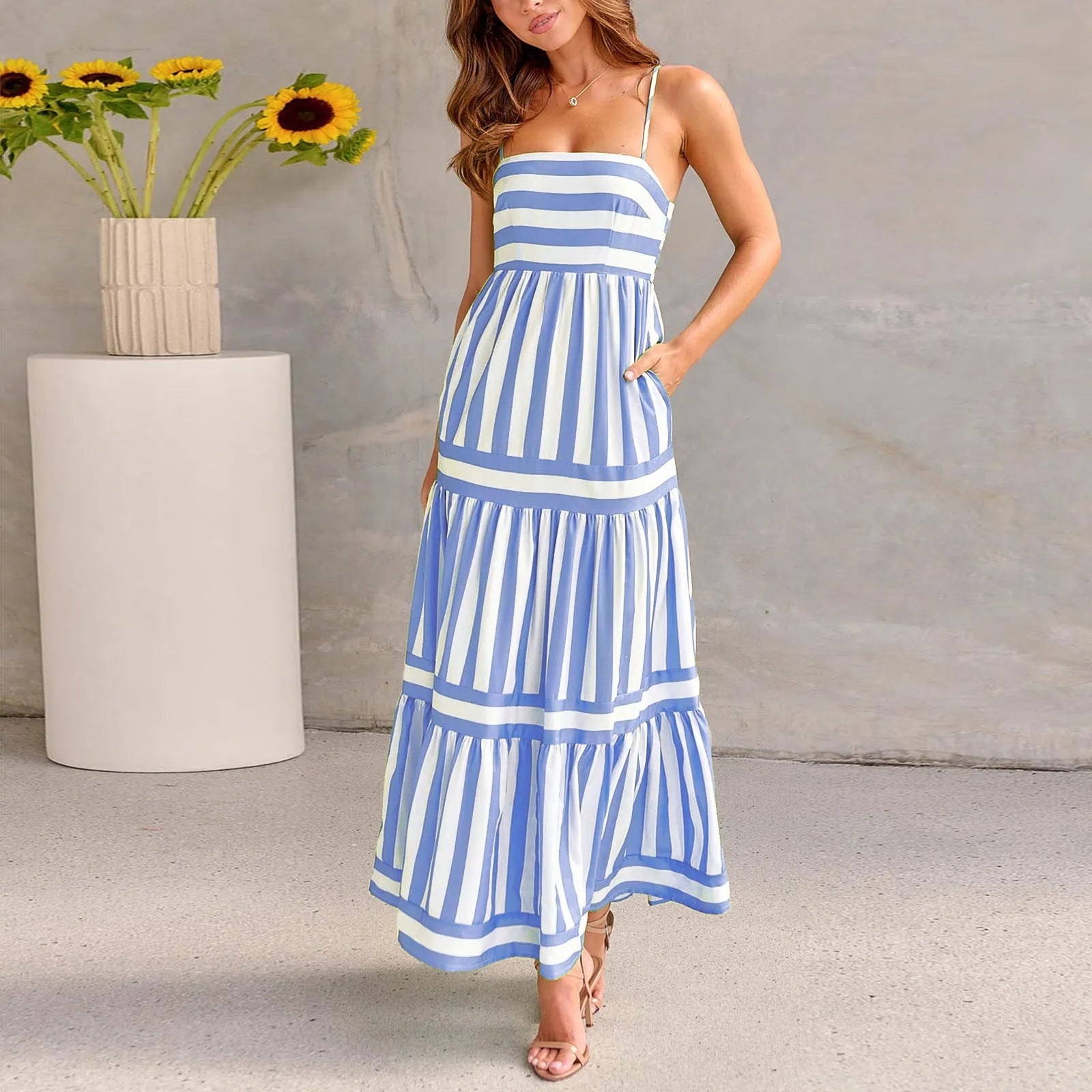Women's striped backless summer dress with square neckline and side pockets in stretch fabric