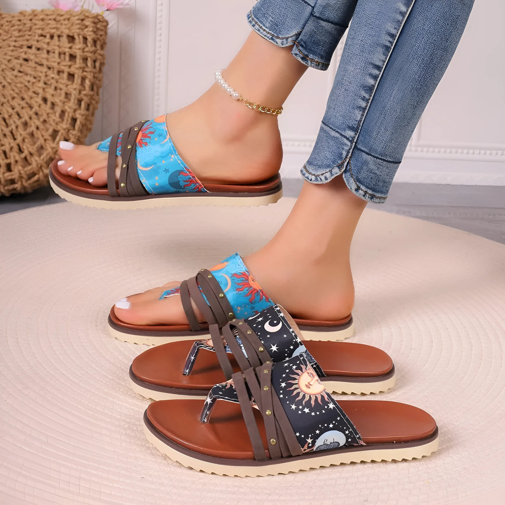 Plus size beach sandals slippers in flip-flop style with artificial PU upper and rubber sole