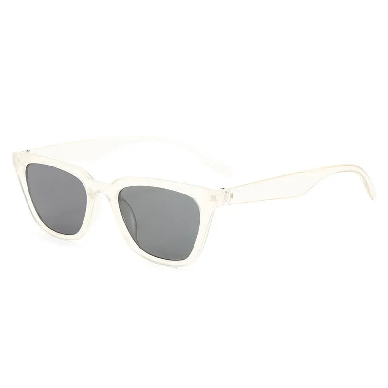 Retro cats eye sunglasses with oval resin lens frame in black for women