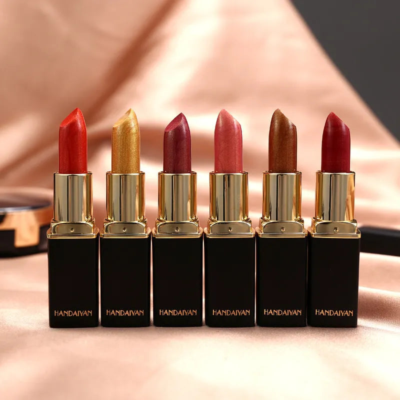 Pearlescent colour change temperature change lipstick with colour-shifting finish