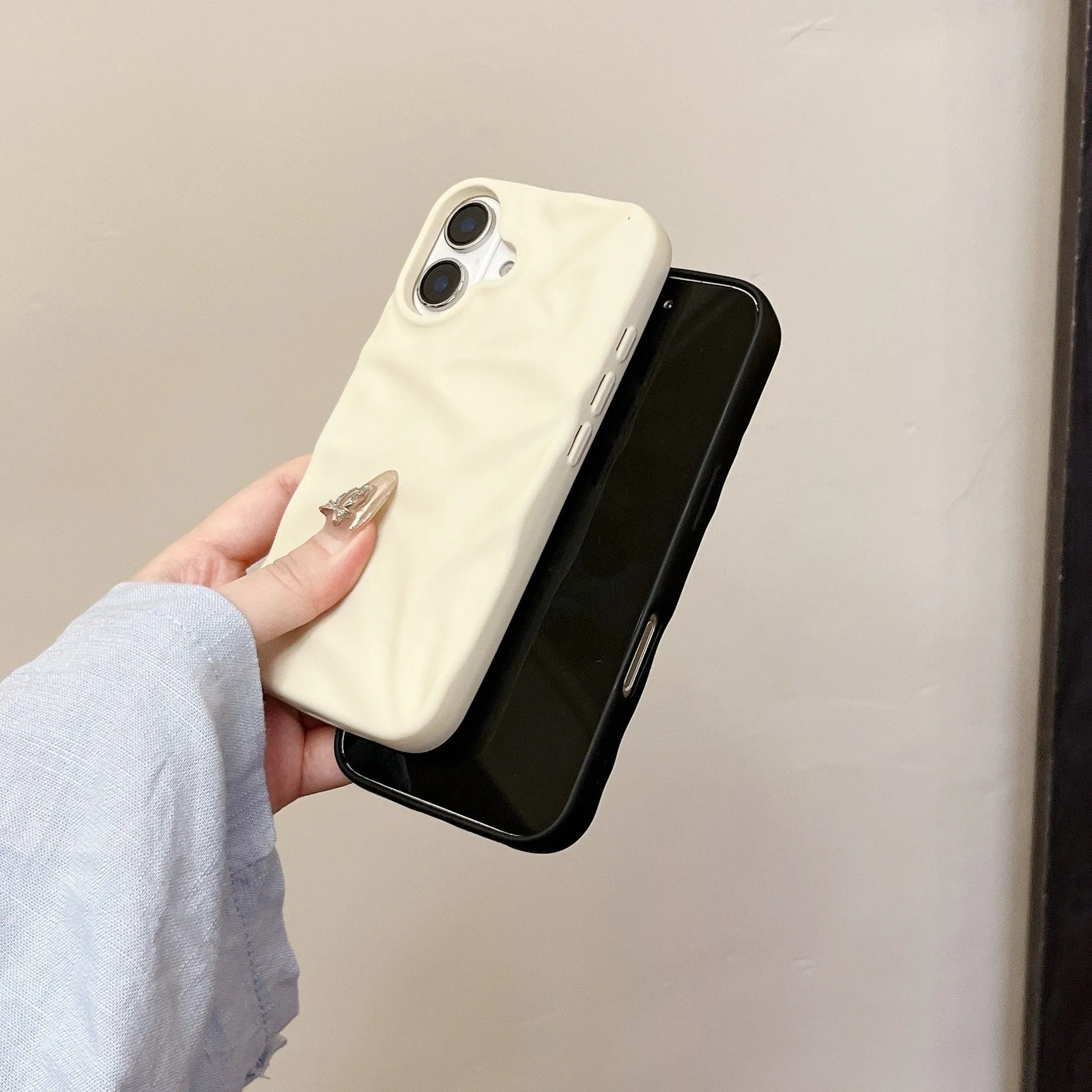 High-grade three-dimensional pleated pattern silicone phone case for iPhone, drop protection, KD pleated oil injection black colour