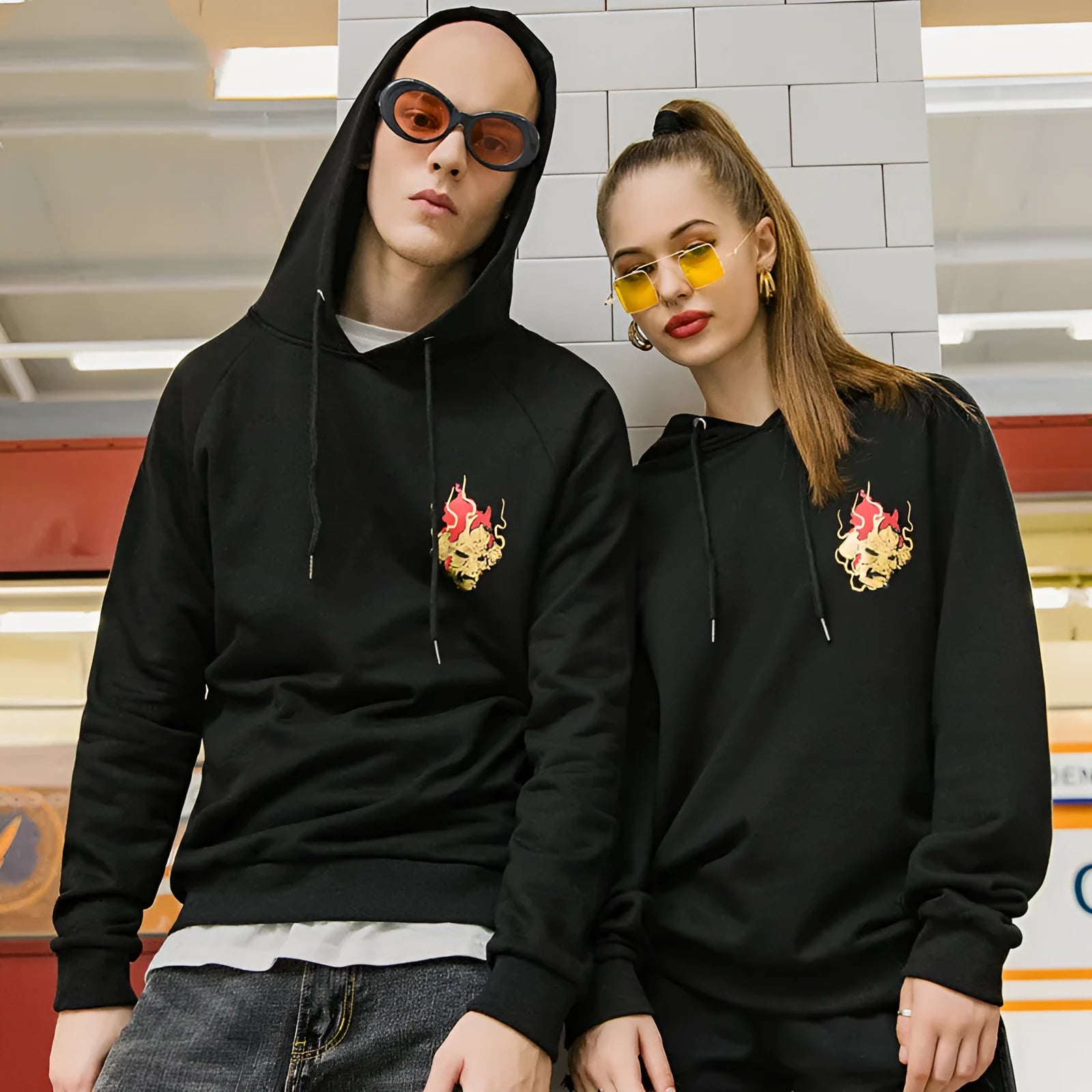 Lovers hooded hoodie in black with funny pattern, slim fit, seven-minute sleeves, youth fashion style