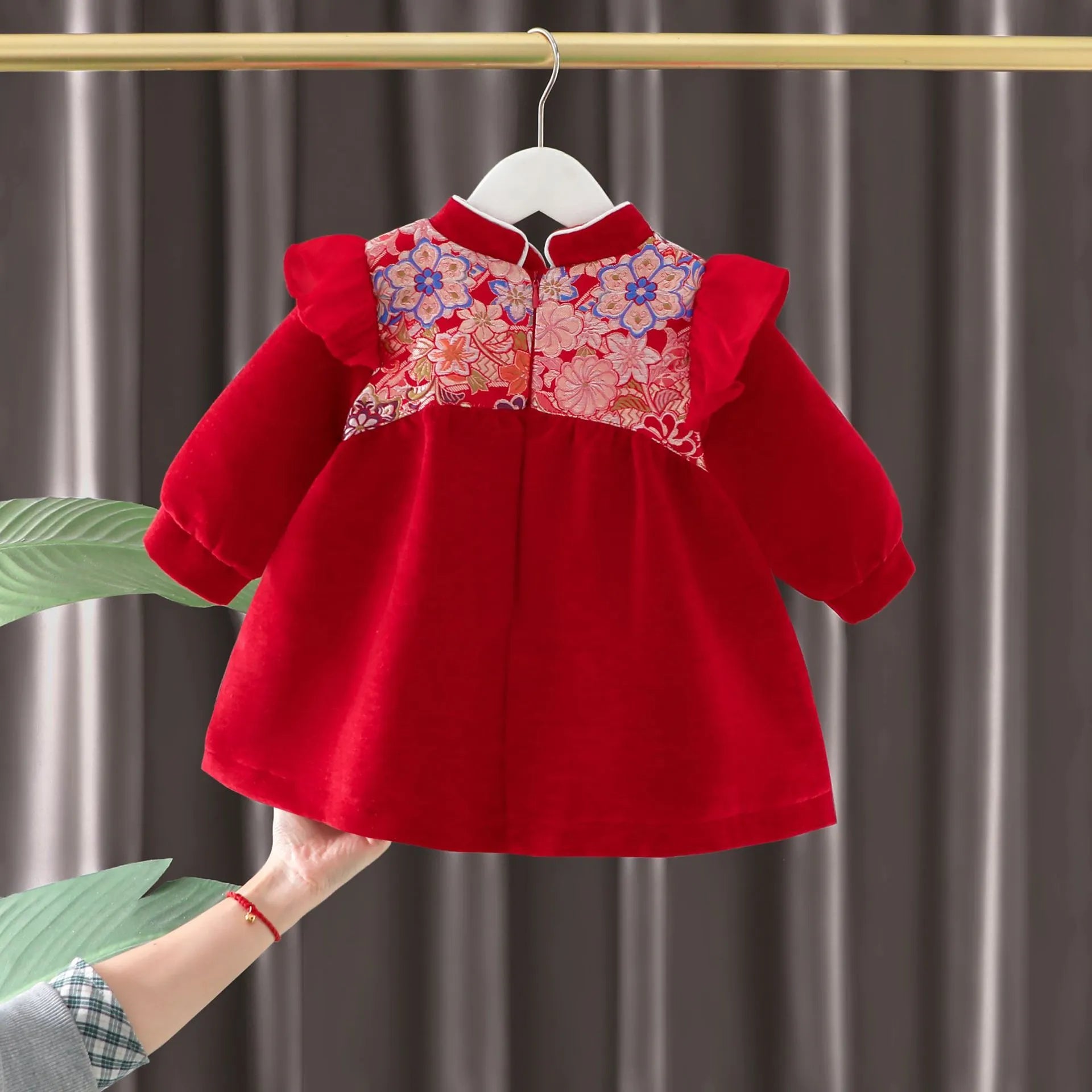 Red winter velvet padded dress for girls with Chinese knot detail, cotton fabric, long sleeves, height 80-120cm