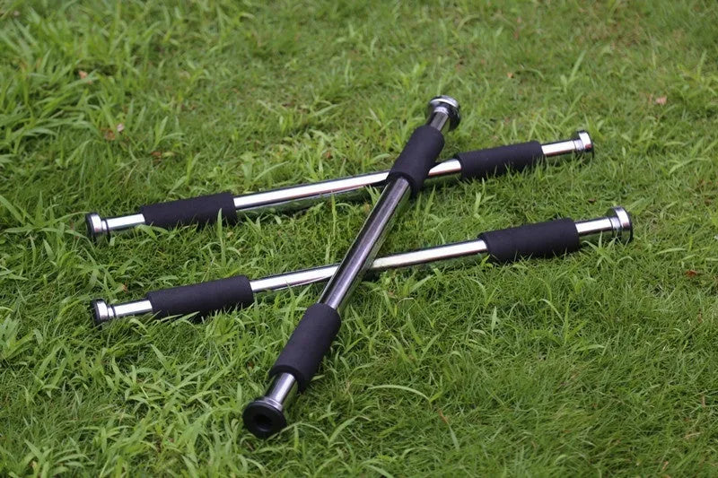 Adjustable steel pull-up bar extended to 100cm width for door frame installation
