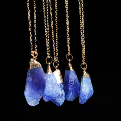 Crystal pendant necklace with natural stone and dyeing finish on adjustable chain