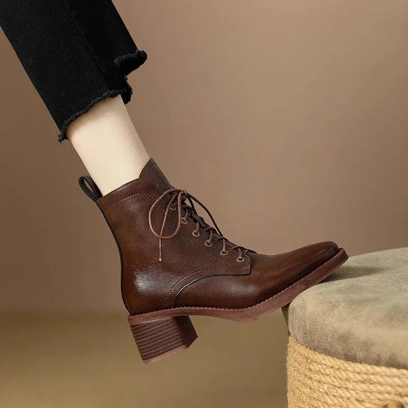 Women's black pointed toe ankle boots with 5.5cm heel and ankle shaft