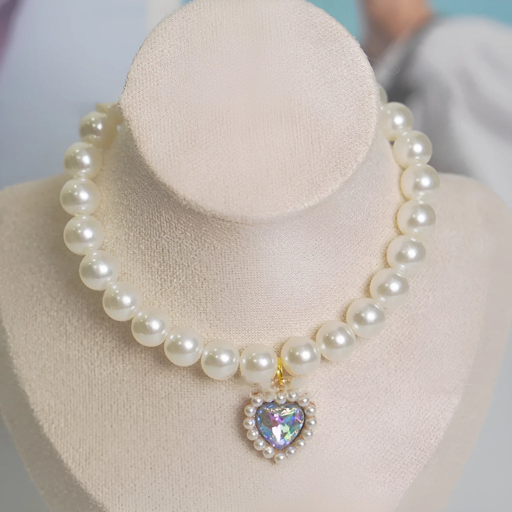 Decorative plastic alloy resin cat collar with pearl necklace design and love gem charm in selected colour