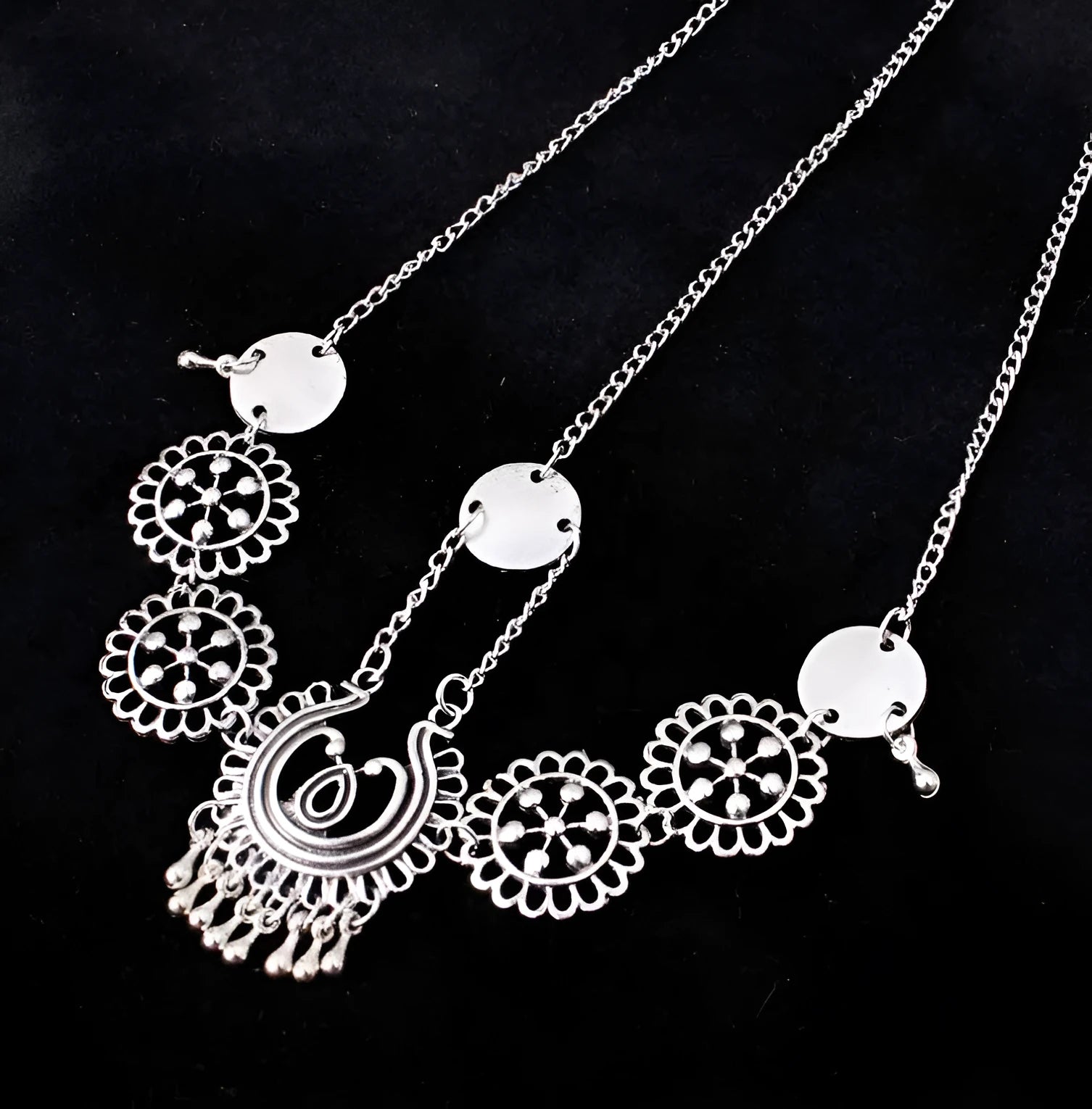 Boho headband jewellery in ancient silver finish, nickel-free alloy, lightweight metal hair accessory for festivals