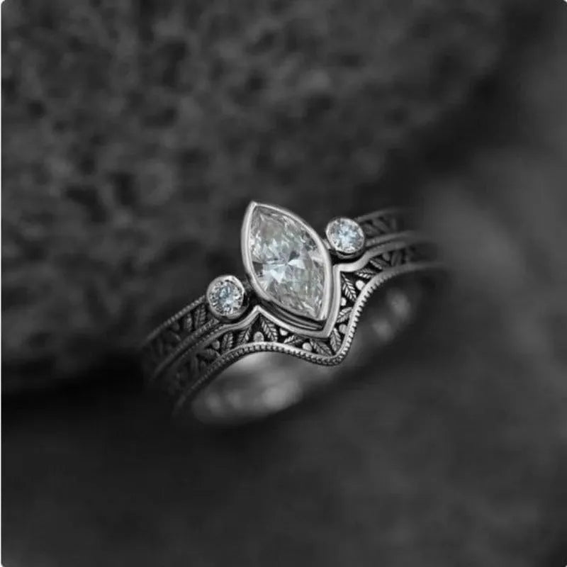 Women's antique silver geometric alloy ring, retro style, sizes 6 to 10