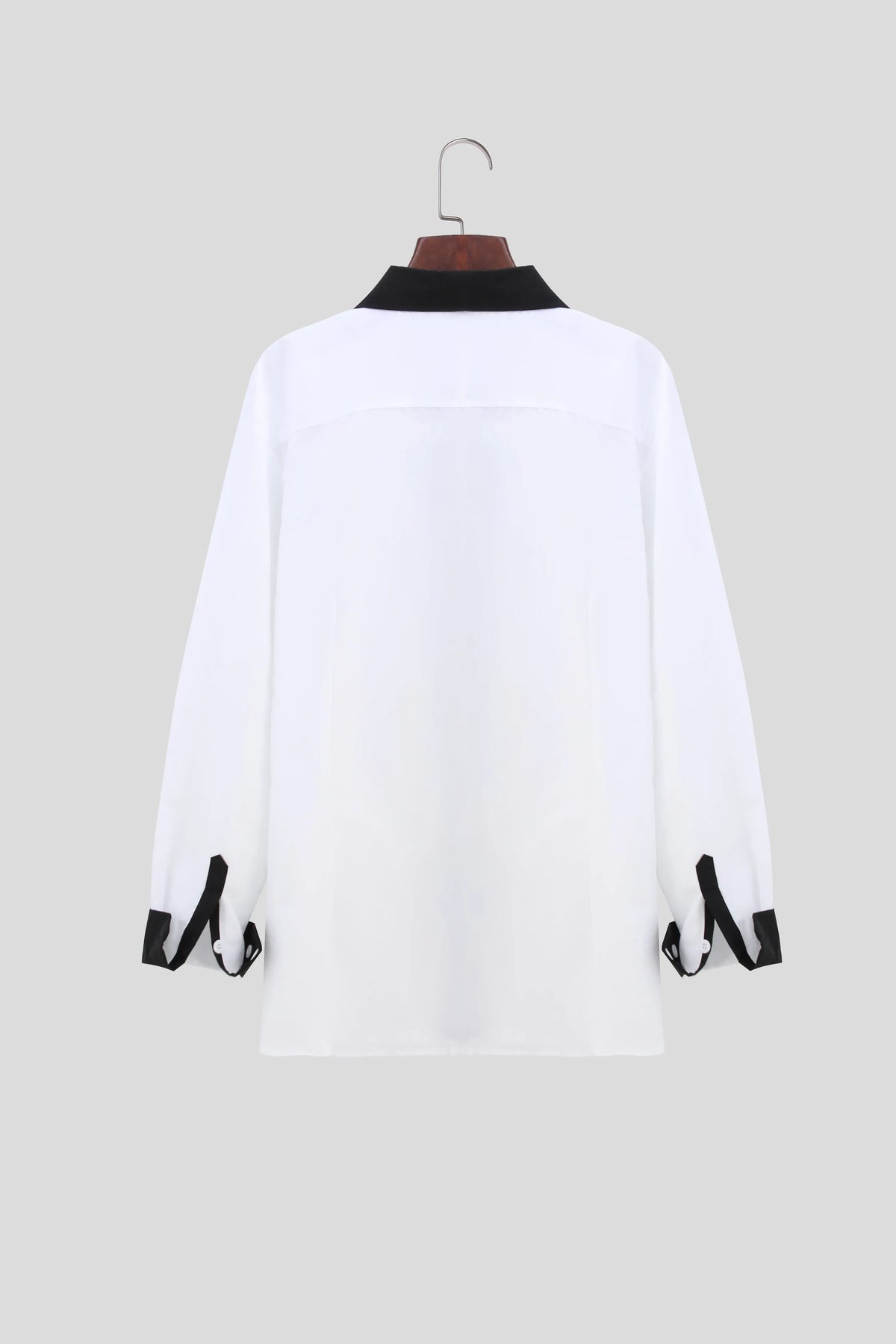 Men's long-sleeved colour-blocked shirt in white with contrasting colour panels and figure-hugging cut