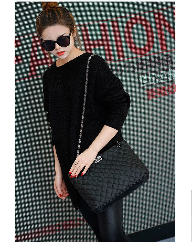 Women's shoulder bag with rhombic chain, cotton lining, black or gules colour, 20cm height