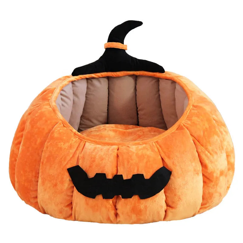 Pumpkin-shaped fabric cat bed in black or orange colour for Halloween or winter use