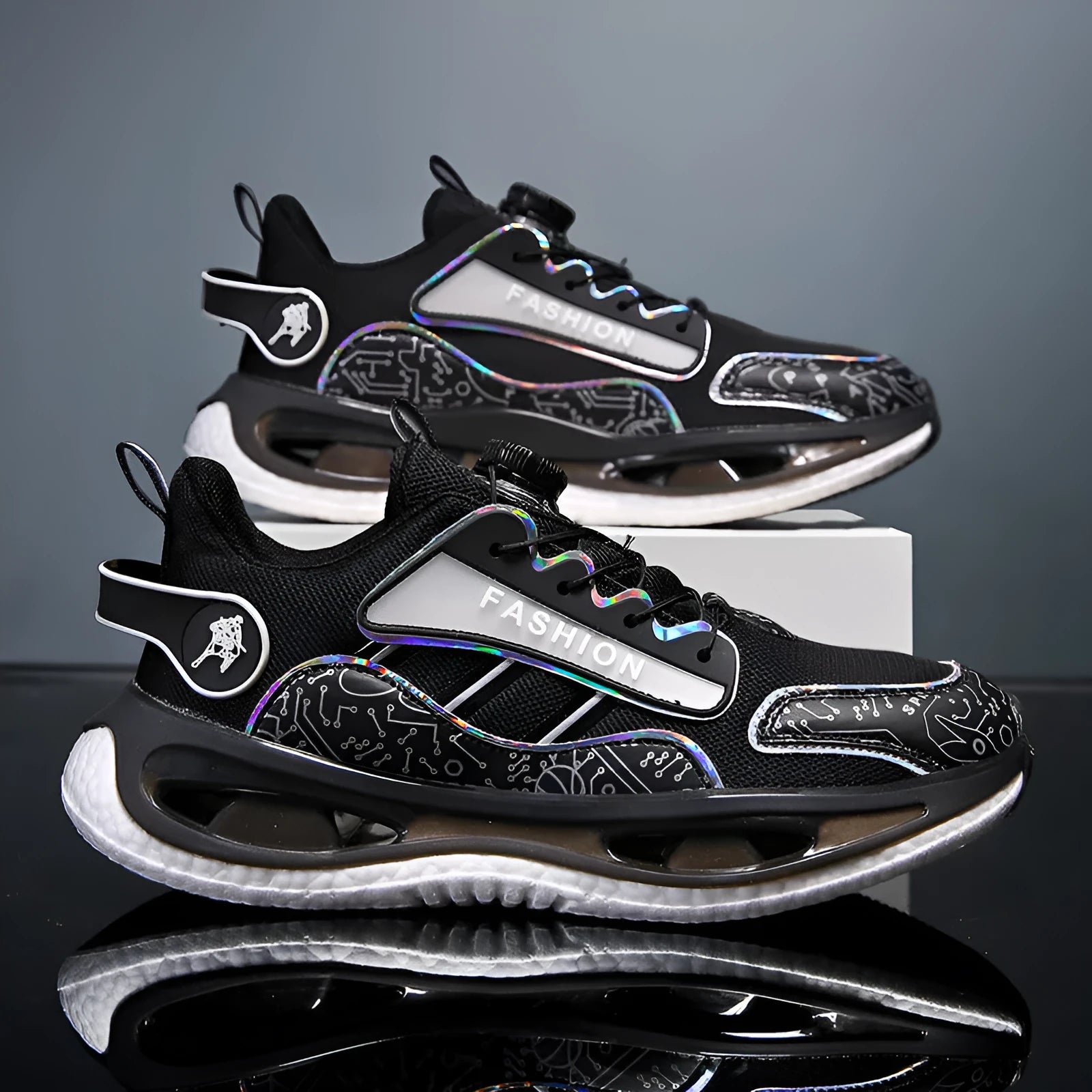 Men's low-top mesh sports trainers in black with a Popcorn TPU sole and elastic band closure.
