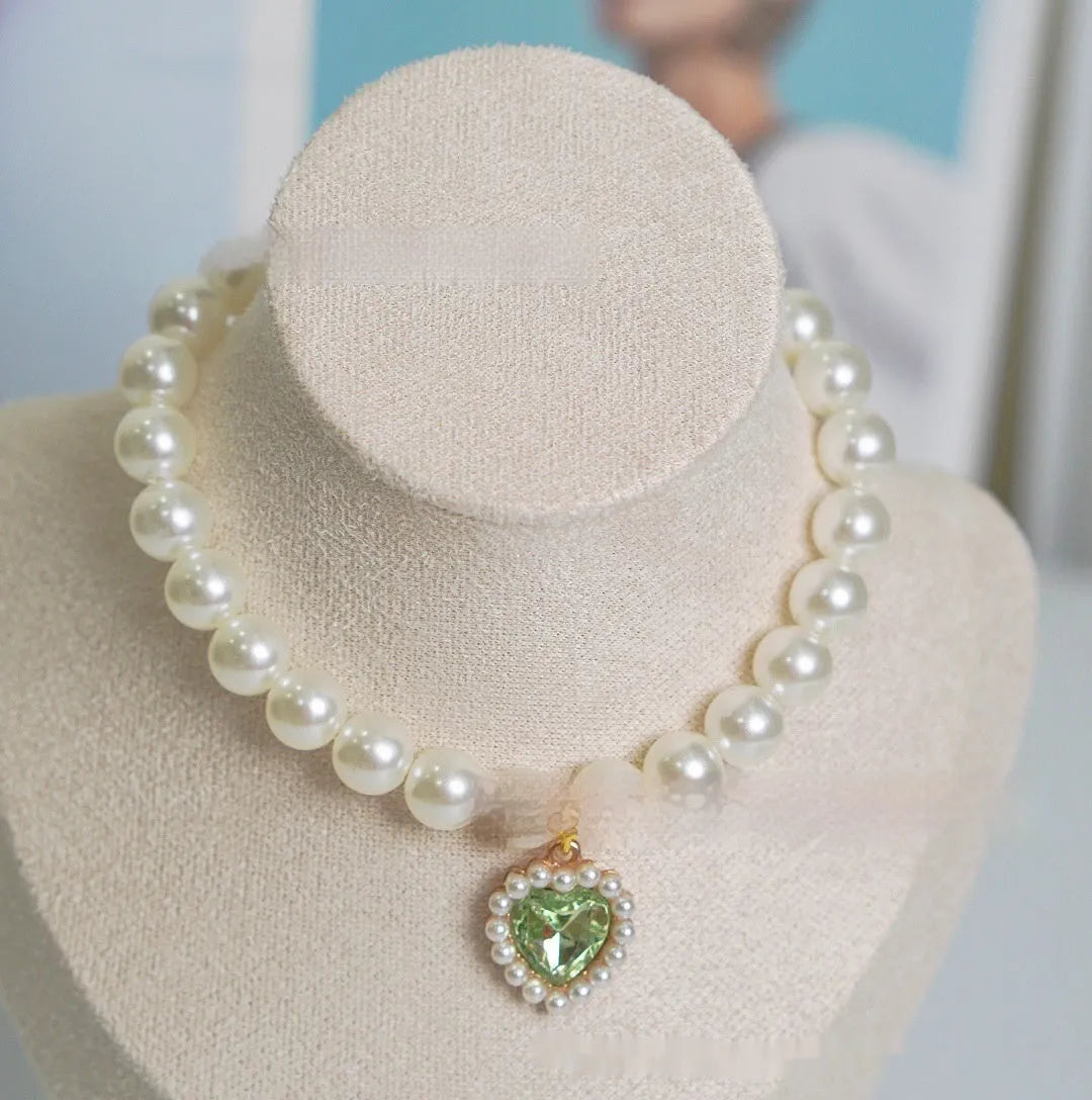 Decorative plastic alloy resin cat collar with pearl necklace design and love gem charm in selected colour