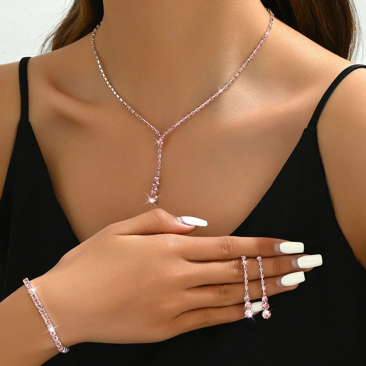 Women's wedding jewellery three-piece set with rhinestone heart pendants and snake bone chain