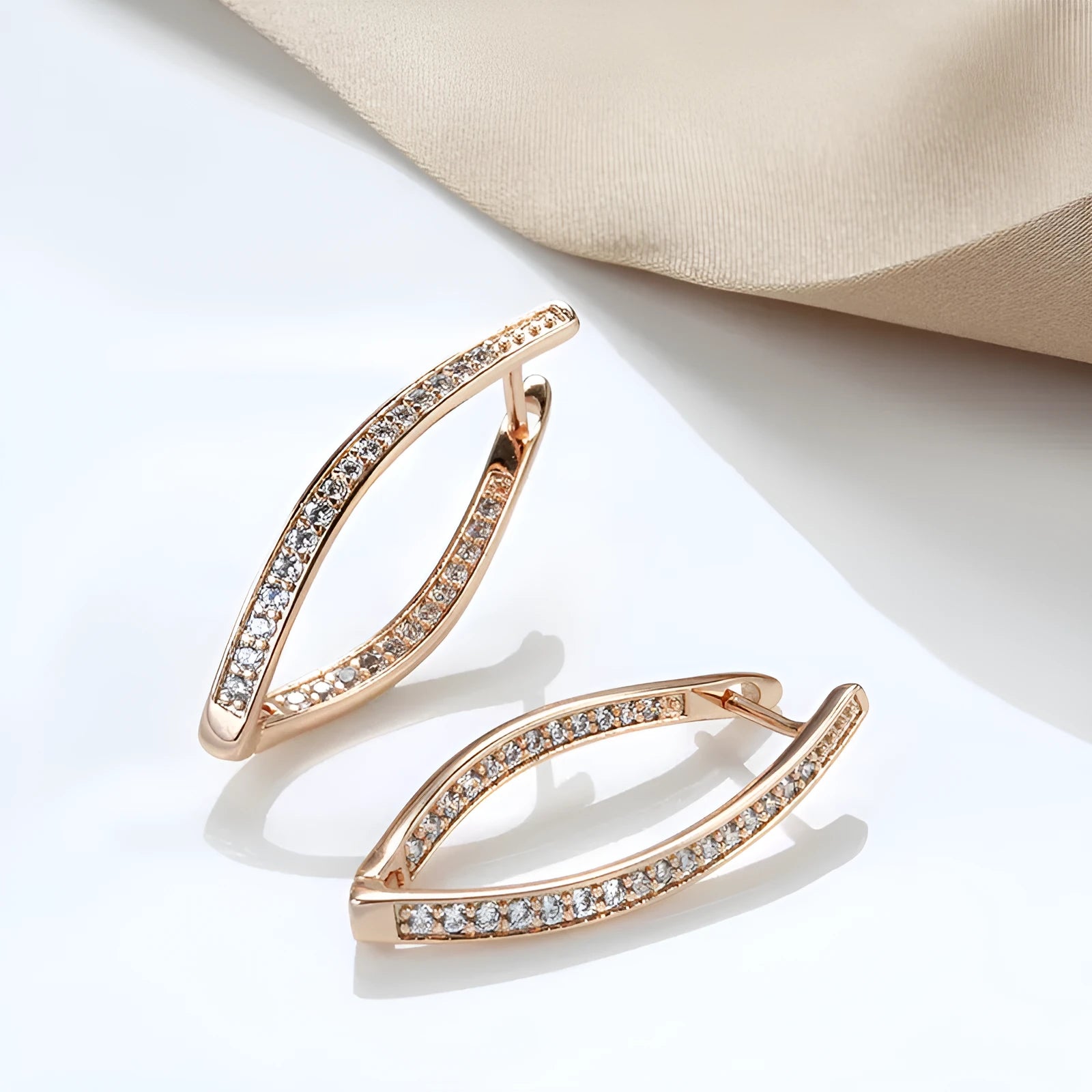 Geometric copper ear drops with zircon accents in H0493 colour