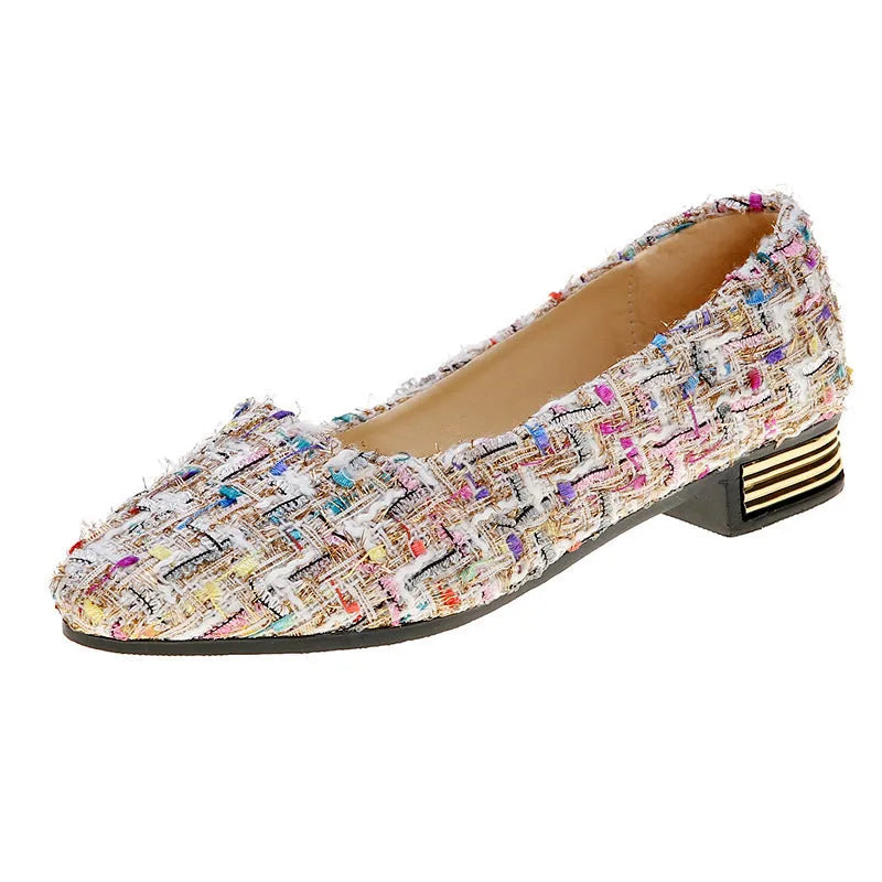 Women's low-cut canvas casual shoes with pointed toe and flower pattern in black or white