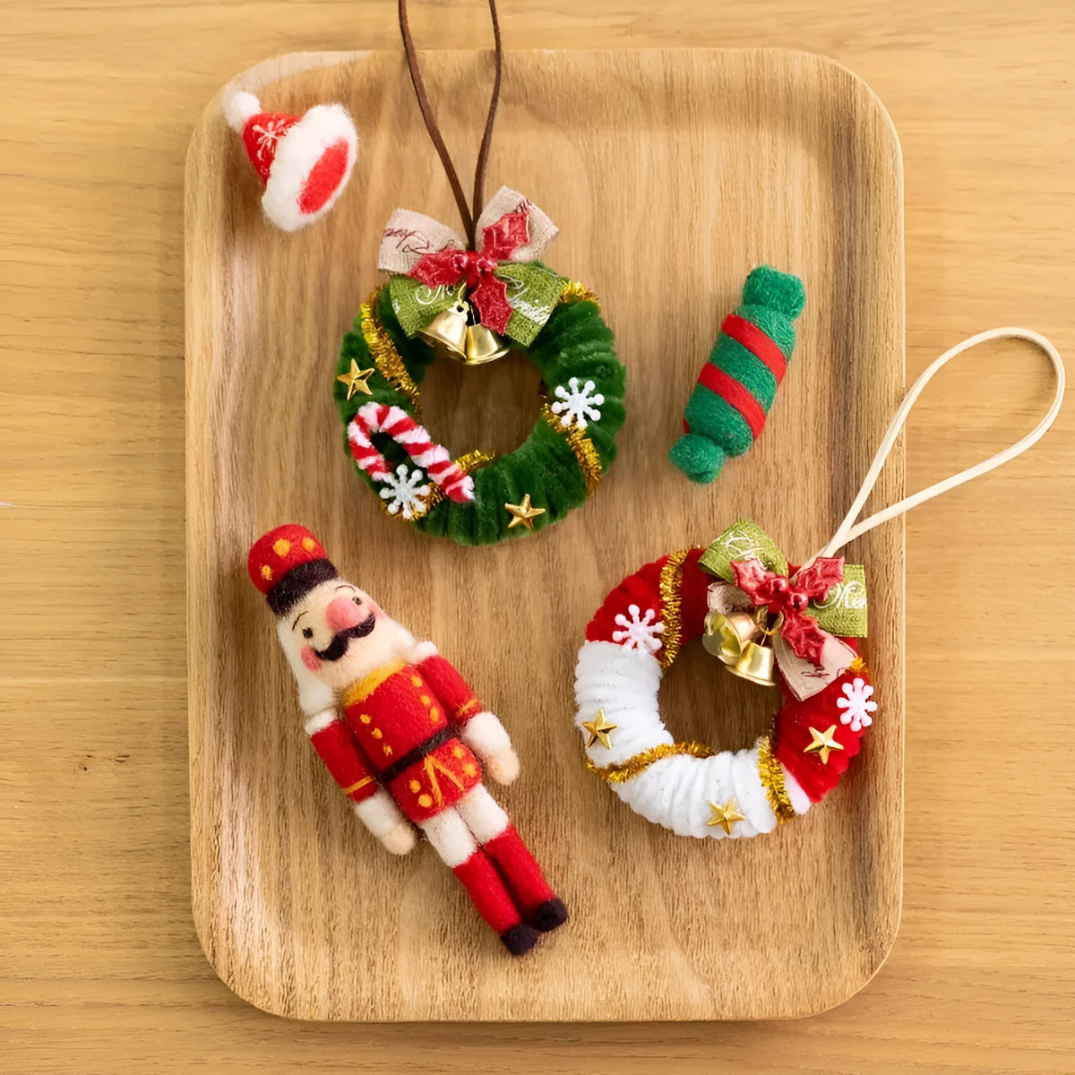DIY felt Christmas wreath material package with an 8cm x 8cm finished flower wreath in green and red