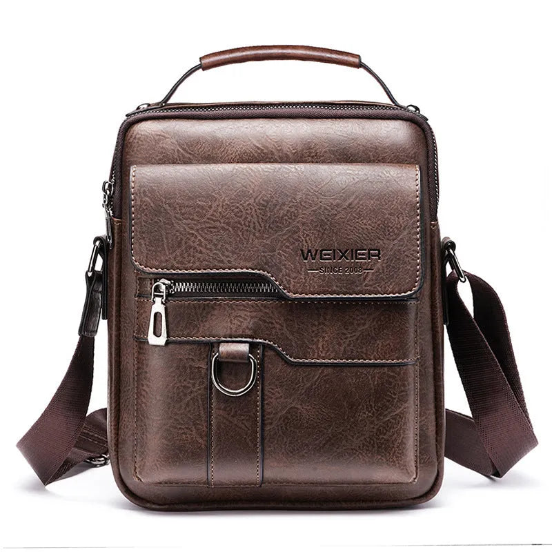 Men's one-shoulder retro messenger bag in PU leather with flap closure, black colour variant