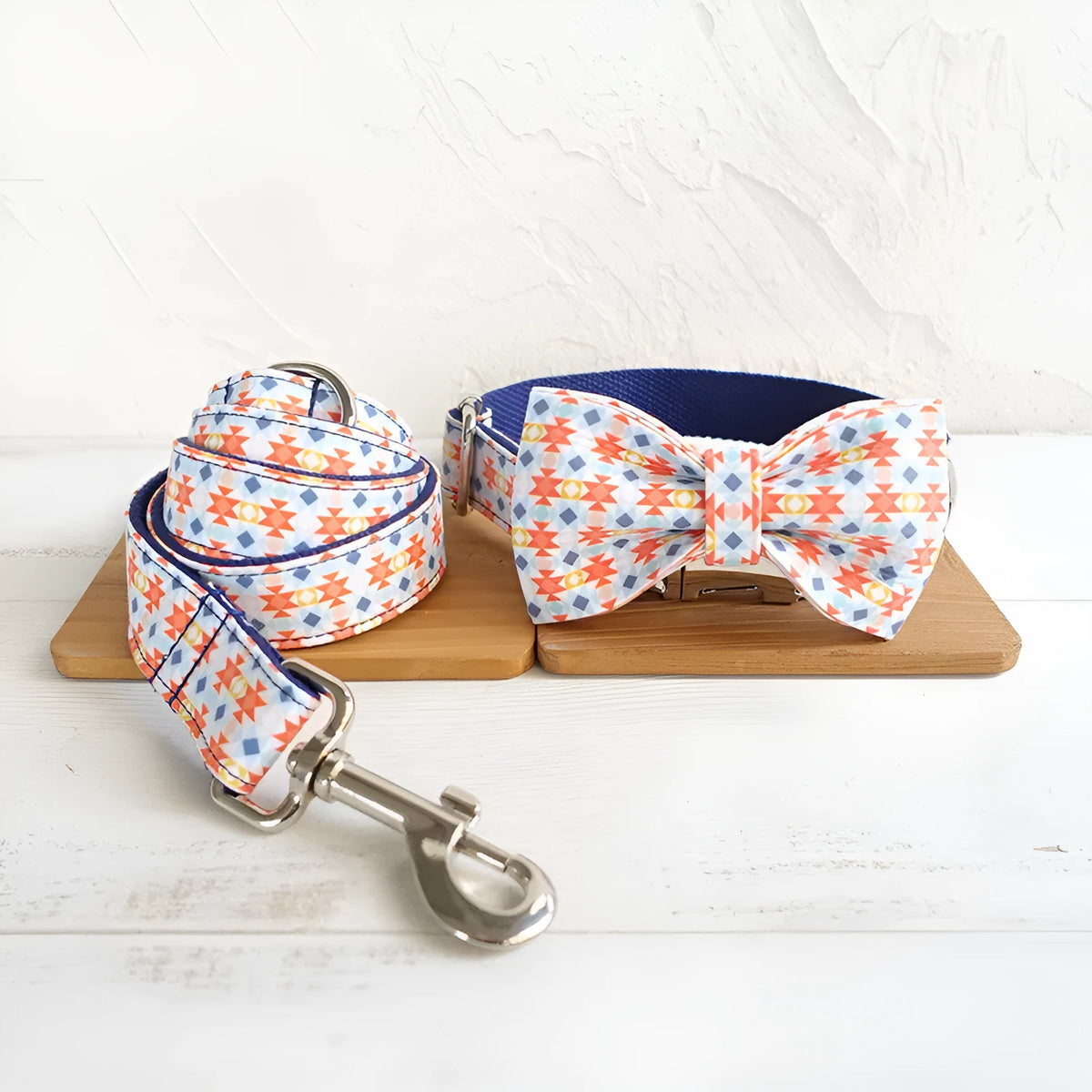 Dog bow collar with polyester traction rope and bow in Lantern colour, sizes XS to XL, 10-11cm length and 6cm width