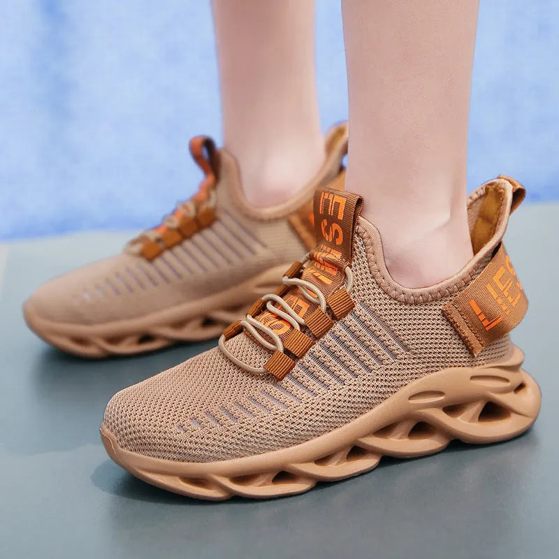 Children's coconut sneakers in black, khaki or white with Velcro closure