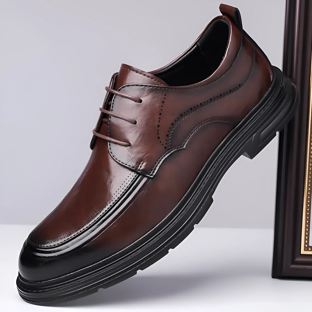Men's brown business formal lace-up leather shoes with cowhide upper and rubber sole, round toe, low top
