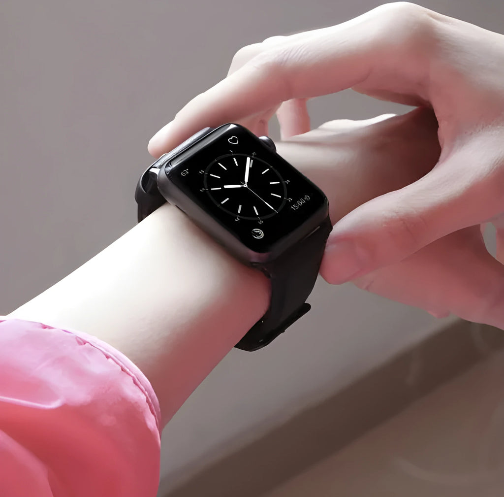 Oil wax cowhide leather Apple Watch strap in black, business style, sizes 38-40 and 42-44