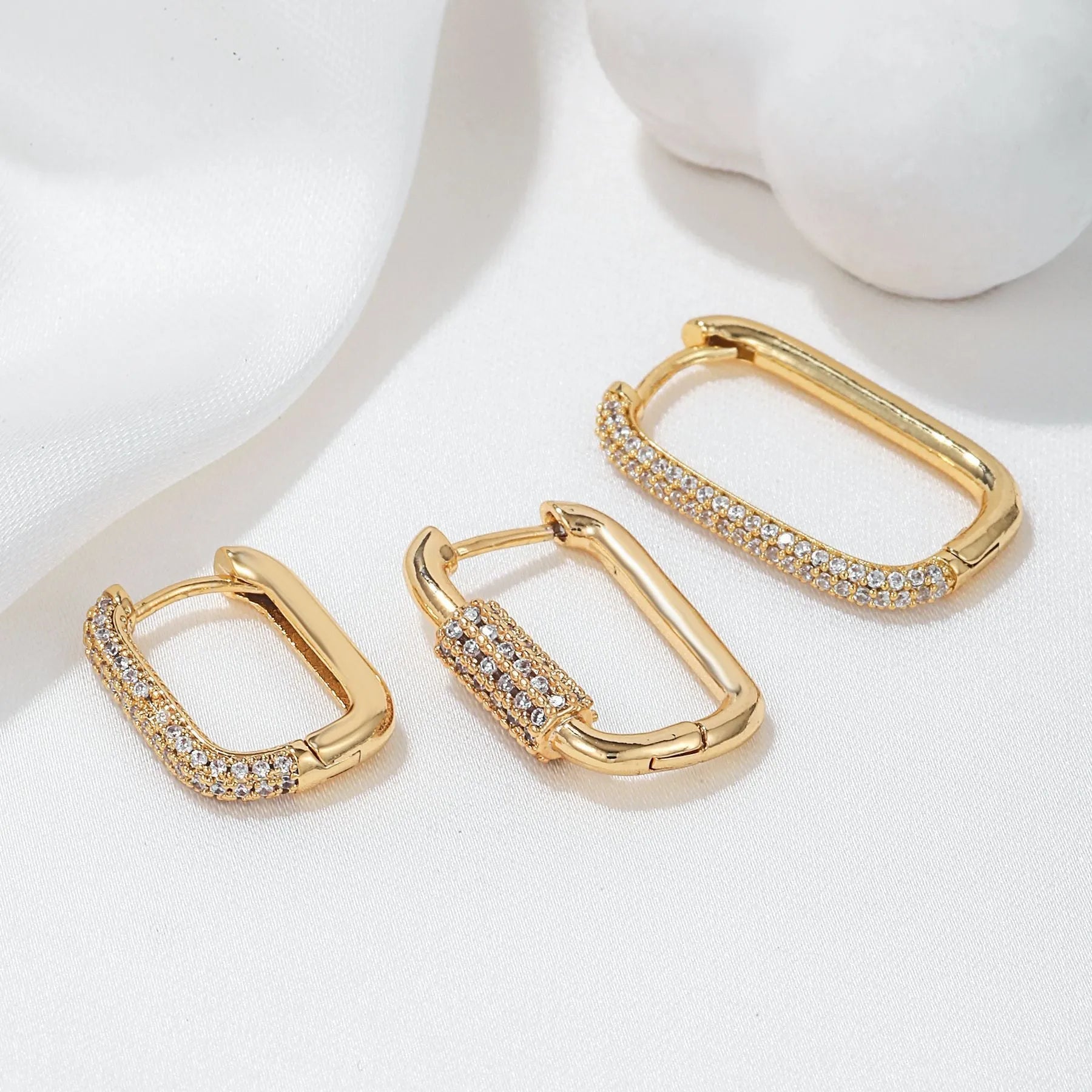 Geometric ear clip three-piece set with micro inlaid zircon detailing in gold or white finish