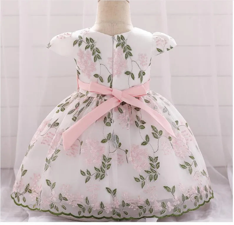 Girls fluffy princess dress in pink with cotton blend fabric and cotton lining, suitable for birthday parties and weddings, sizes 60-90cm.