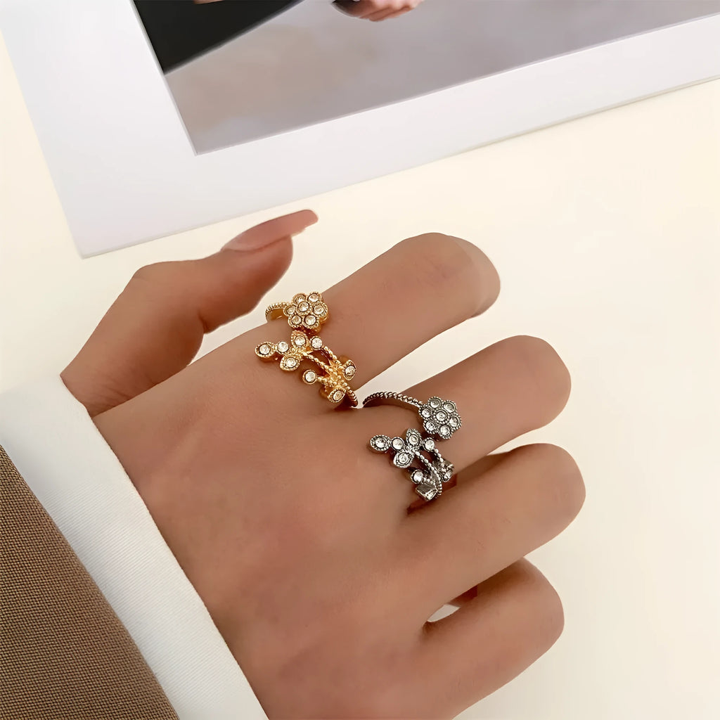 Women's copper open ring with floral leaf design in gold or white colour